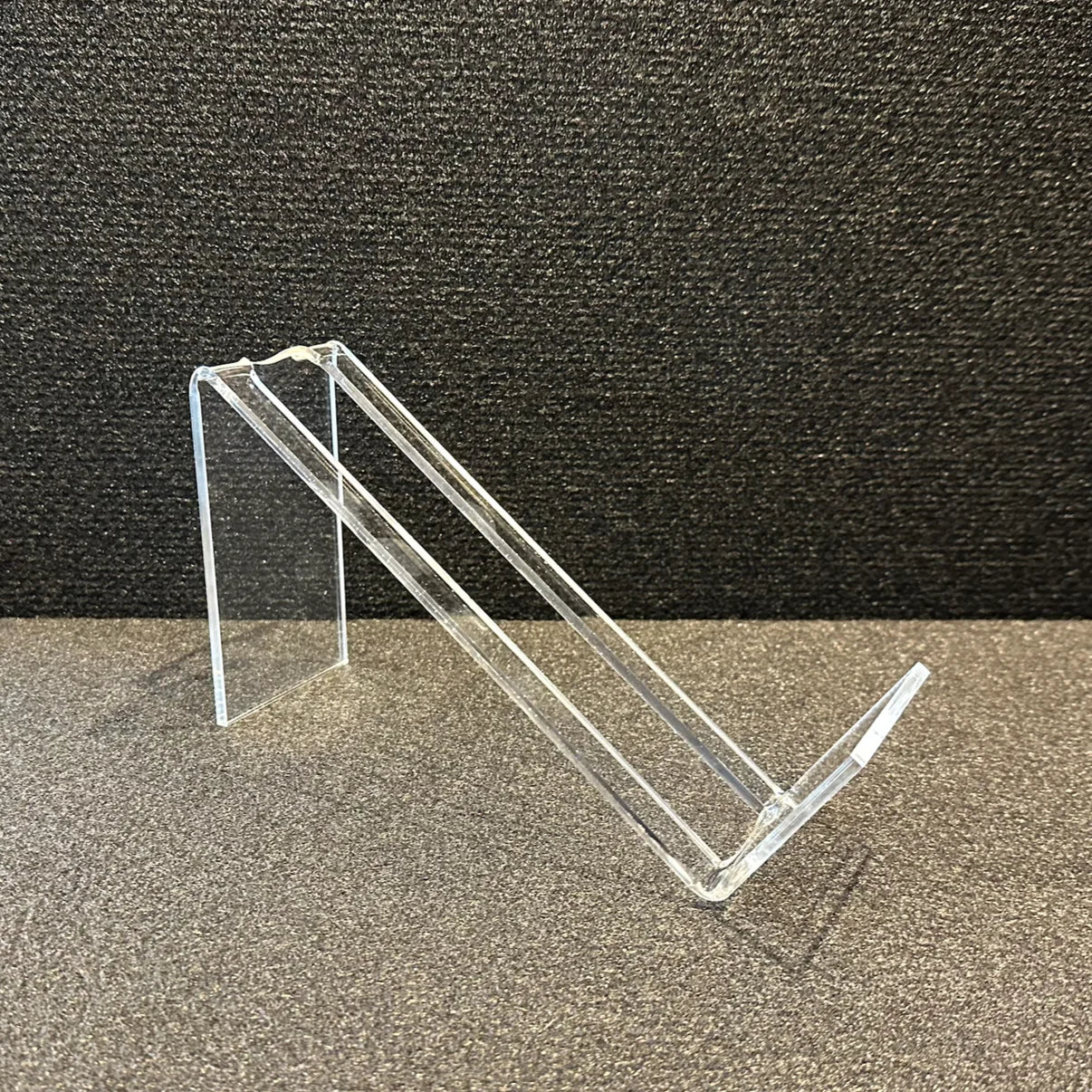 Elegant flaskestativ i pleksiglass